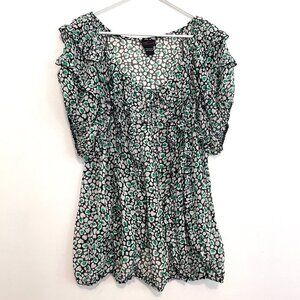 OLD TAG TORRID Plus Size White Black Geometric Heart Animal Print Tie Ruffle Top